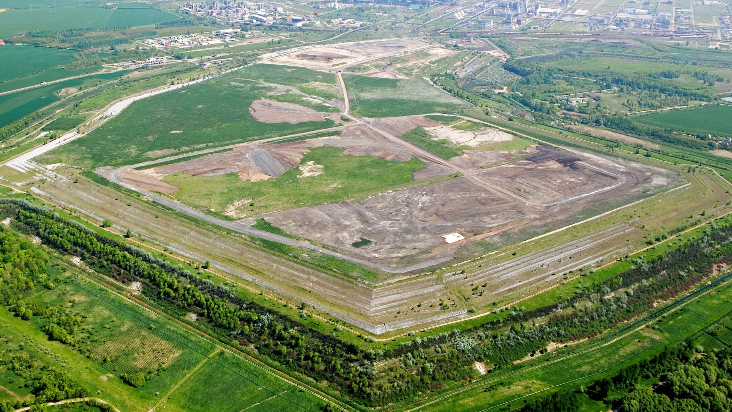 Wirtschaftsminister Schulze besucht Hochhalde Schkopau